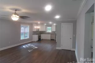 339 W 11th St, Oakboro, NC 28129 - Photo 2