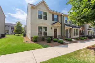 2023 Sage Park Dr, Charlotte, NC 28217 - Photo 2
