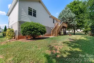 100 Carriage Hill Dr, Morganton, NC 28655 - Photo 2