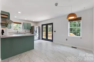 100 Carriage Hill Dr, Morganton, NC 28655 - Photo 16