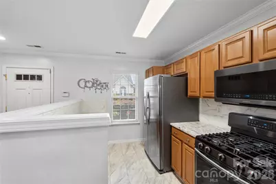 806 Rock Lake Glen, Fort Mill, SC 29715 - Photo 10