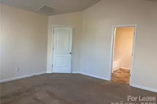 7617 Malden Park Dr, Charlotte, NC 28215 - Photo 16