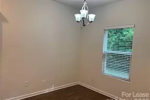 7617 Malden Park Dr, Charlotte, NC 28215 - Photo 8