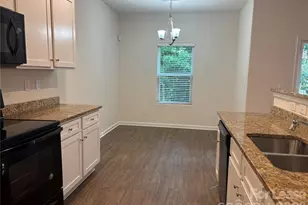 7617 Malden Park Dr, Charlotte, NC 28215 - Photo 10