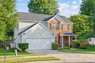 15926 Bubbling Branch Ln, Charlotte, NC 28273 - Photo 2