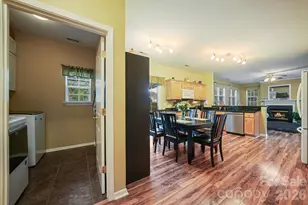 15926 Bubbling Branch Ln, Charlotte, NC 28273 - Photo 18