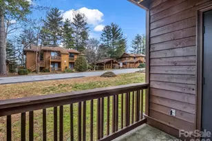 520 Courtwood Ln, Hendersonville, NC 28739 - Photo 16