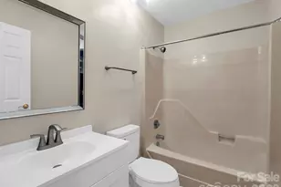 520 Courtwood Ln, Hendersonville, NC 28739 - Photo 14