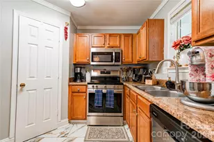 9336 Dewey Dr, Charlotte, NC 28214 - Photo 18