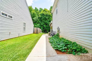 9336 Dewey Dr, Charlotte, NC 28214 - Photo 6