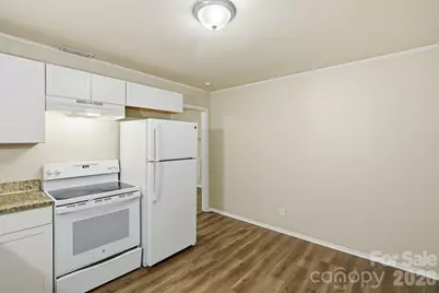 6805 Deanwood Place, Charlotte, NC 28217 - Photo 12