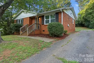 6805 Deanwood Pl, Charlotte, NC 28217 - Photo 2