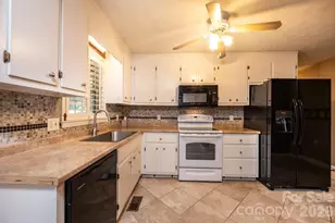 185 Hickman Ave, Hudson, NC 28638 - Photo 12