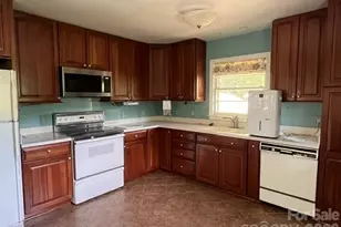14 Valle Vista Dr, Asheville, NC 28804 - Photo 4