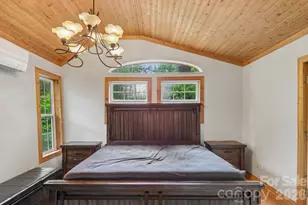 61 Bo Diddly Ln, Cedar Mountain, NC 28718 - Photo 32