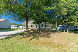 1918 McIlwain Rd, Lancaster, SC 29720 - Photo 2