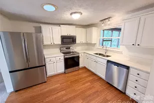 7827 Mallen Dr, Charlotte, NC 28212 - Photo 2