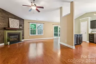 1826 Wilburn Park Ln NW, Charlotte, NC 28269 - Photo 6