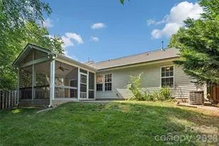 1826 Wilburn Park Ln NW, Charlotte, NC 28269 - Photo 36