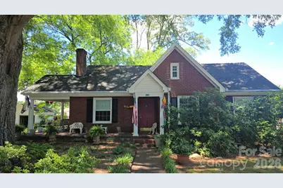806 S Main Avenue, Newton, NC 28658 - Photo 1