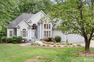 135 Pinecroft Ct, Troutman, NC 28166 - Photo 1