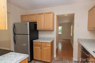 17 Pinecrest Dr, Asheville, NC 28803 - Photo 14