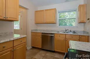 17 Pinecrest Dr, Asheville, NC 28803 - Photo 10