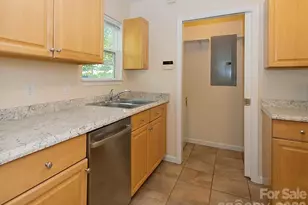 17 Pinecrest Dr, Asheville, NC 28803 - Photo 12