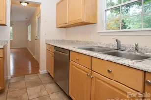 17 Pinecrest Dr, Asheville, NC 28803 - Photo 16