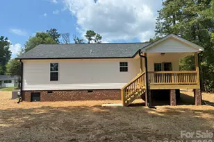 8 Wray St, York, SC 29745 - Photo 4