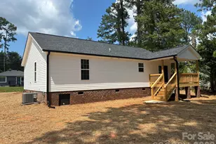 8 Wray St, York, SC 29745 - Photo 4