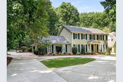 325 Stratfordshire Drive, Matthews, NC 28105 - Photo 2