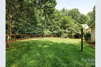 325 Stratfordshire Drive, Matthews, NC 28105 - Photo 38