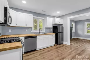 112 Resort St, Hendersonville, NC 28792 - Photo 18