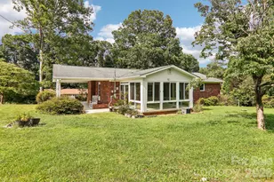 3157 Florida Dr, Hendersonville, NC 28792 - Photo 2