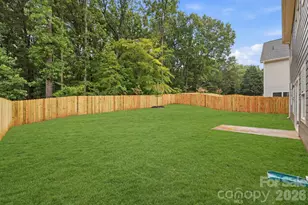 9330 Horseshoe Bend Dr, Charlotte, NC 28215 - Photo 2