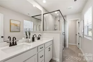 5205 Wyes Oak Ln, Charlotte, NC 28269 - Photo 16