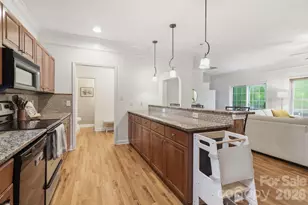 4311 Laurel Hill Ln, Charlotte, NC 28217 - Photo 10