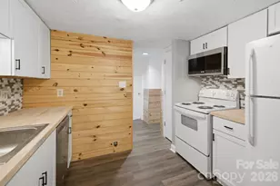 1050 21st Ave NW, Hickory, NC 28601 - Photo 16