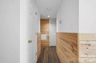 1050 21st Ave NW, Hickory, NC 28601 - Photo 6