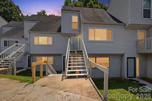 1050 21st Ave NW, Hickory, NC 28601 - Photo 2