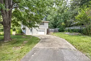 17 Rhododendron Pl, Asheville, NC 28805 - Photo 2