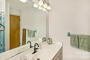 17 Rhododendron Pl, Asheville, NC 28805 - Photo 20