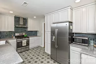17 Rhododendron Pl, Asheville, NC 28805 - Photo 10