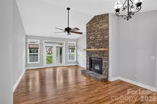 35 Copper Ct, Hendersonville, NC 28792 - Photo 12