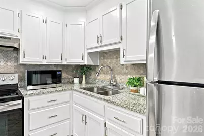 6805 Ellendale Drive, Charlotte, NC 28217 - Photo 6