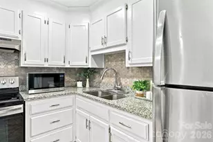 6805 Ellendale Dr, Charlotte, NC 28217 - Photo 6