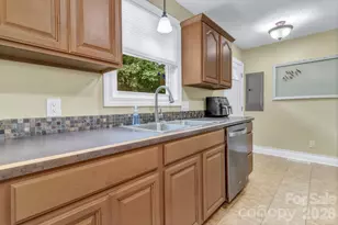 18 McTindal Cir, Asheville, NC 28803 - Photo 12