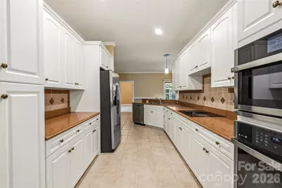 200 Teaberry Lane, Hendersonville, NC 28739 - Photo 14