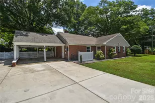 704 Lancaster Ave, Monroe, NC 28112 - Photo 2